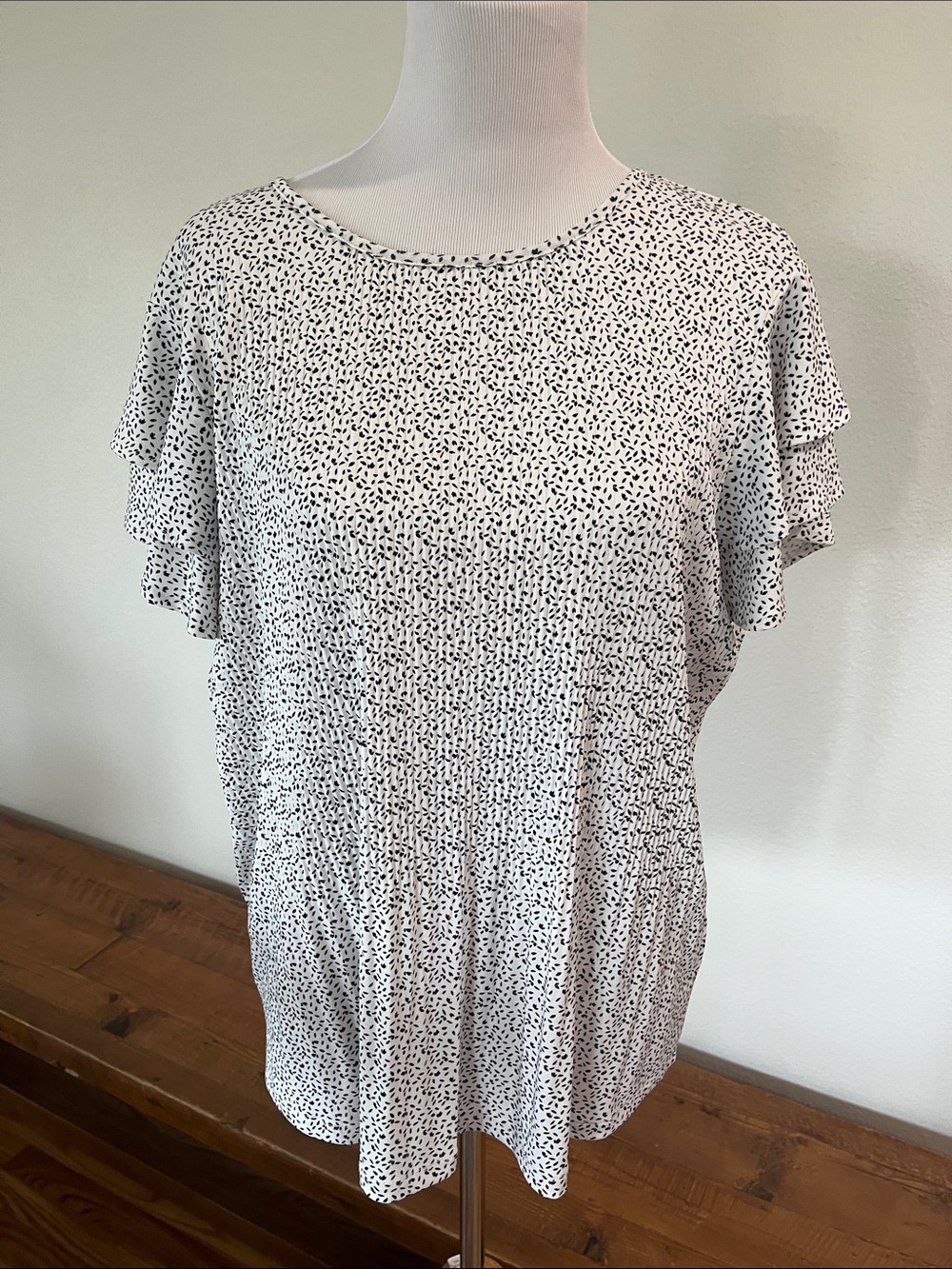 Adrianna Papell White and Black Micro Dot Flutter Sleeve Top size L